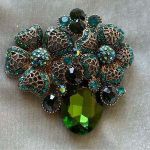 Vintage Rhinestone flower Brooch